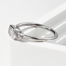 Load image into Gallery viewer, 925 Sterling Silver Geometric Zircon Ring